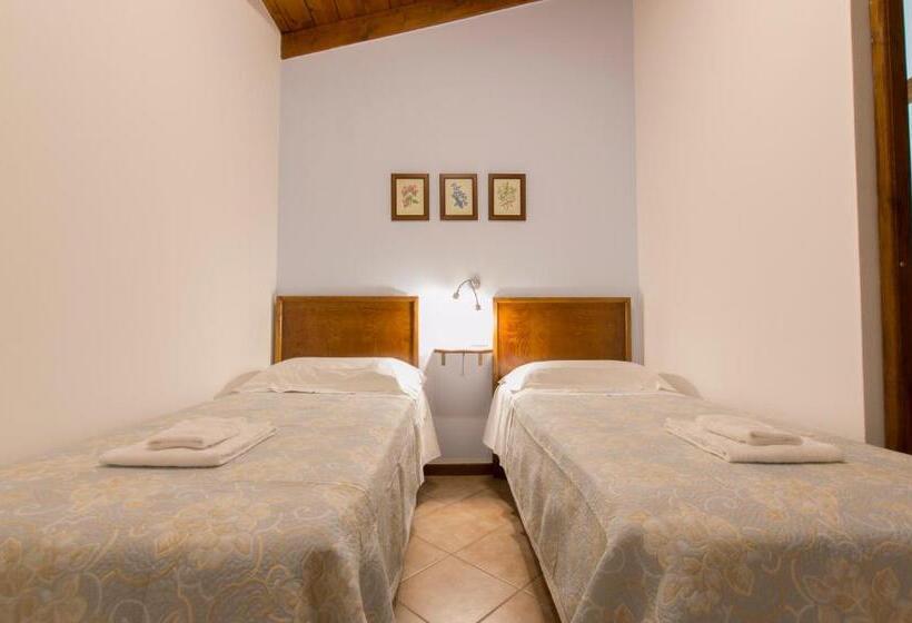 带1个卧室的带阳台的公寓, Agriturismo Podere La Casaccia