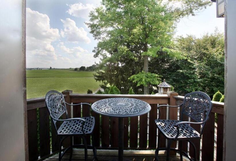 Lakosztály Erkéllyel, Twin Pine Manor