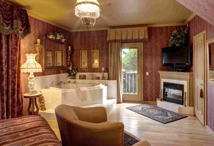 Люкс с Балконом, Twin Pine Manor
