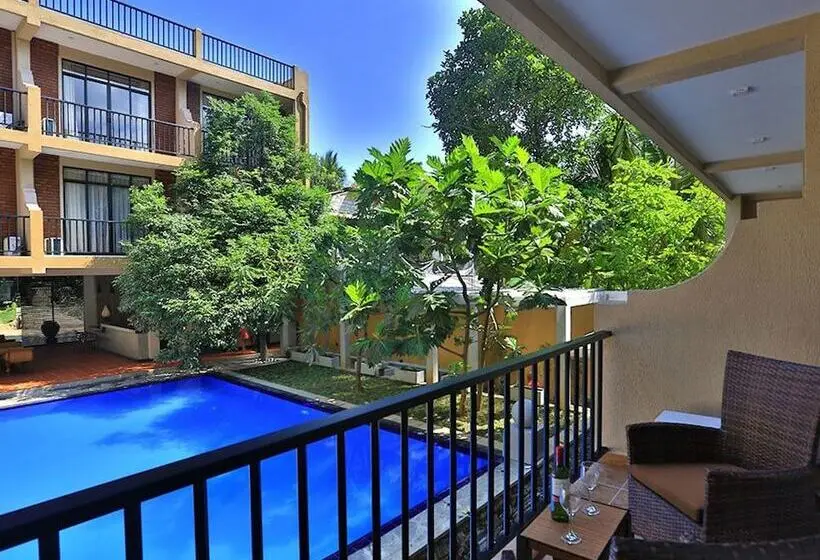 Deluxe Kolmen Hengen Huone, Lily S Resort