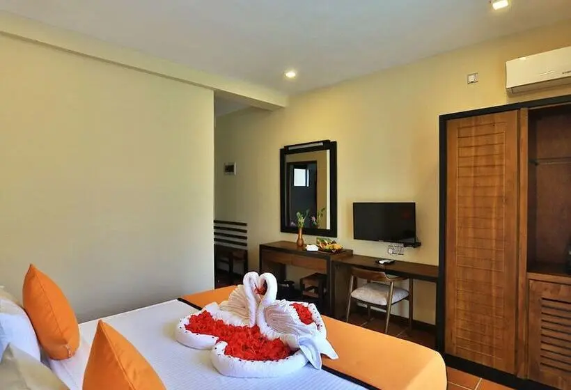 Deluxe Kolmen Hengen Huone, Lily S Resort