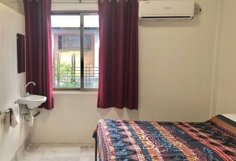 اتاق استاندارد چهار تخته, Midnight