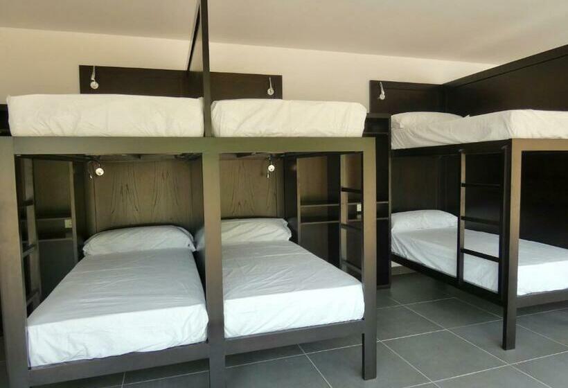 ルームシェアのワンベッド, Albergue Casa Sueño