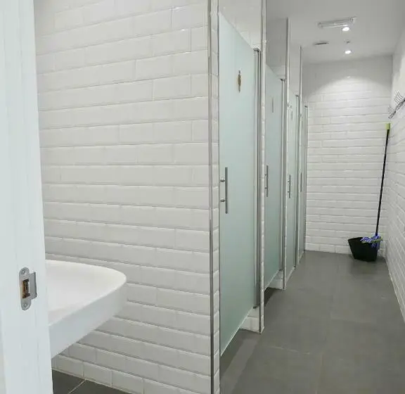 ルームシェアのワンベッド, Albergue Casa Sueño