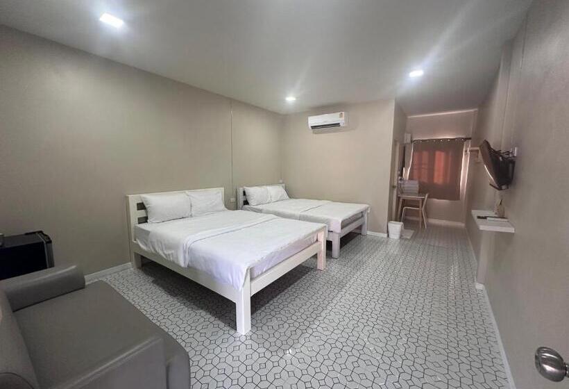デラックスルーム, Juni House Chumphon