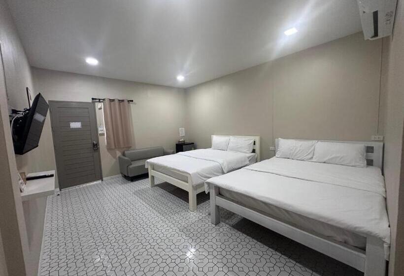 デラックスルーム, Juni House Chumphon
