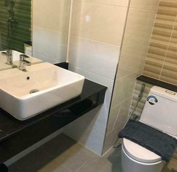 标准间, Atk Garden Hills