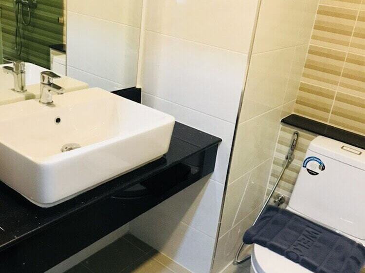 标准间, Atk Garden Hills