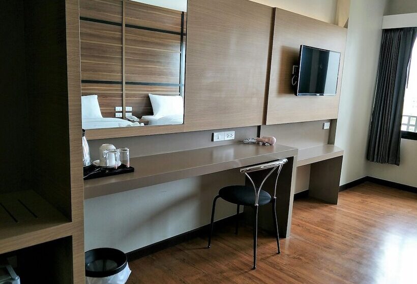 标准间, Atk Garden Hills