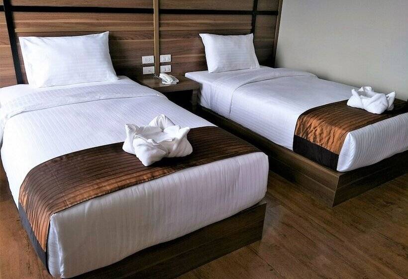 标准间, Atk Garden Hills