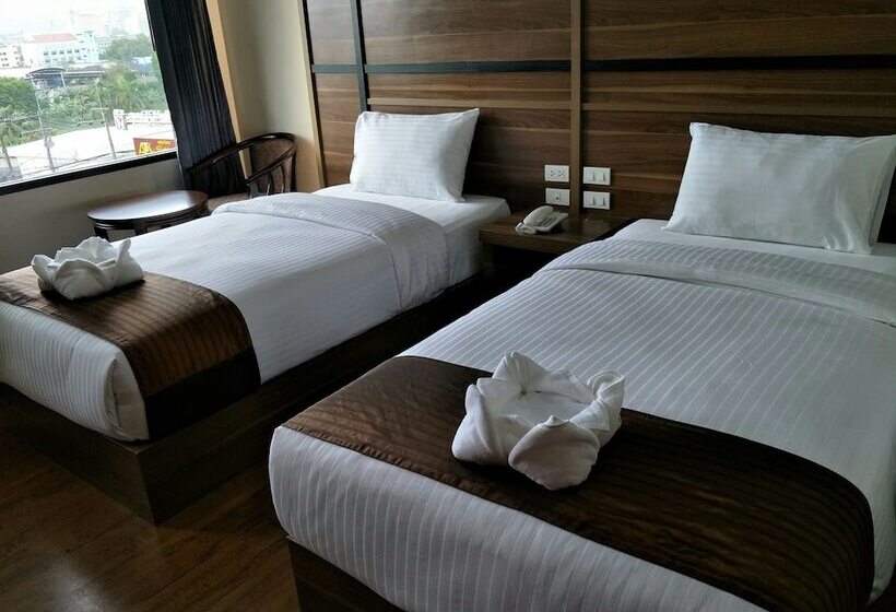 标准间, Atk Garden Hills