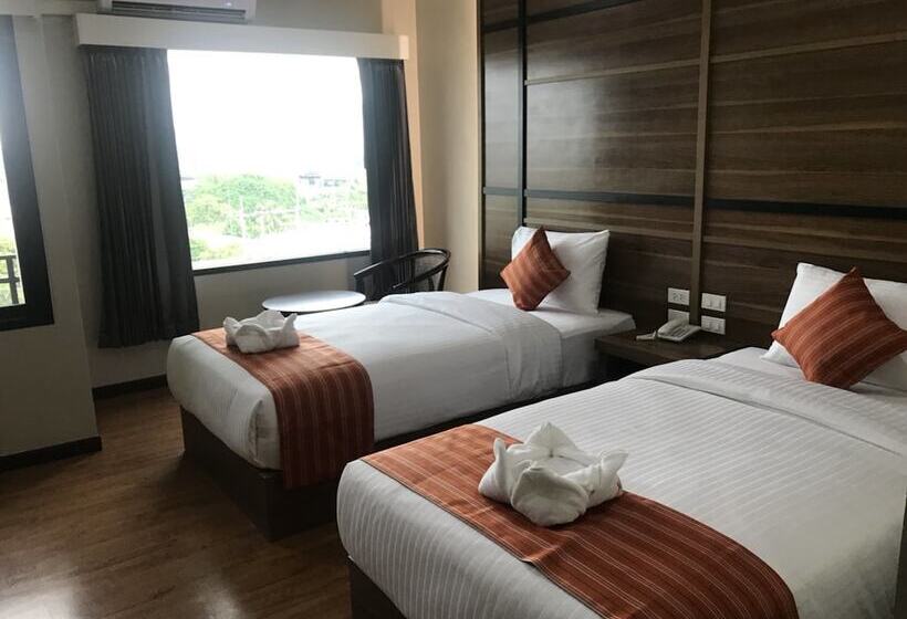 标准间, Atk Garden Hills