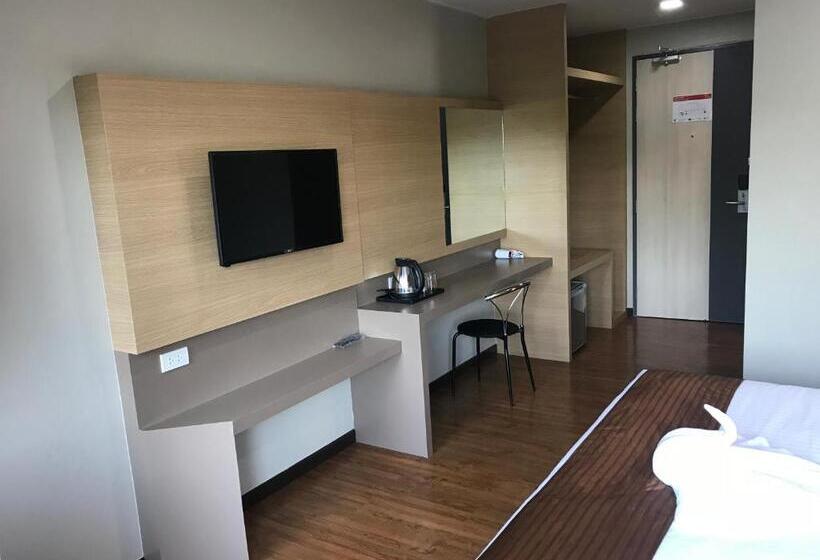 标准间, Atk Garden Hills