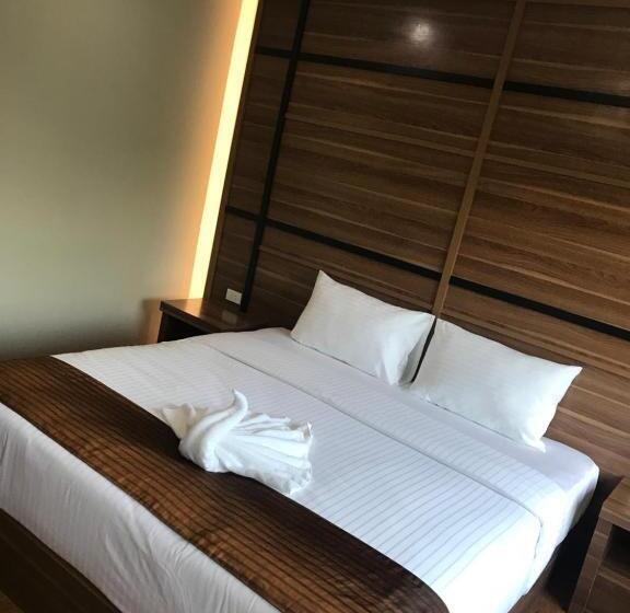 标准间, Atk Garden Hills