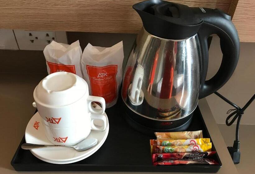 标准间, Atk Garden Hills