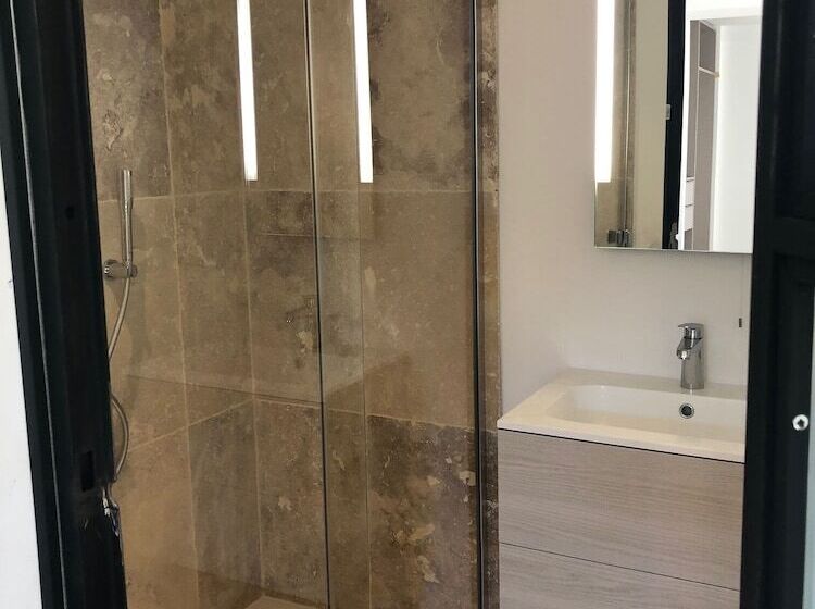 デラックスルーム, Demeure D Hotes Le Rocher