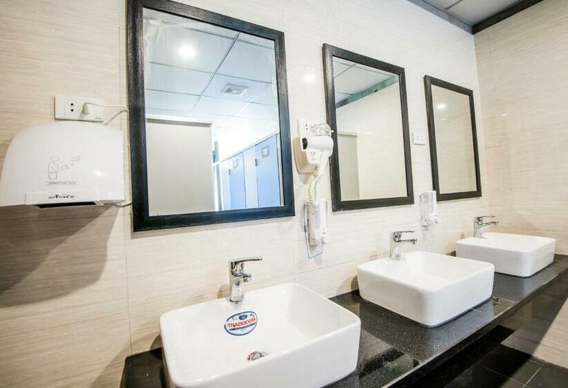 تختخواب در اتاق مشترک, Hanoi Buffalo Hostel