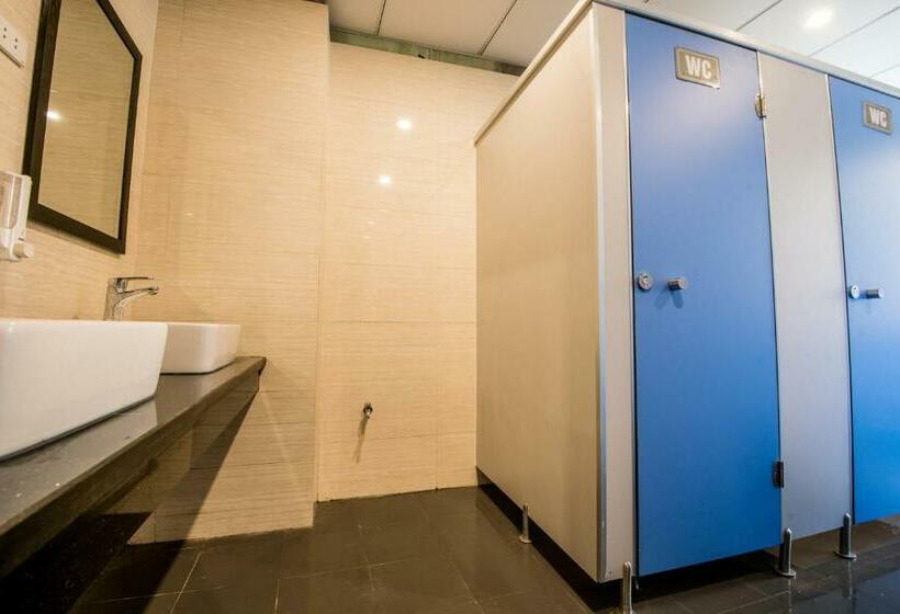 تختخواب در اتاق مشترک, Hanoi Buffalo Hostel