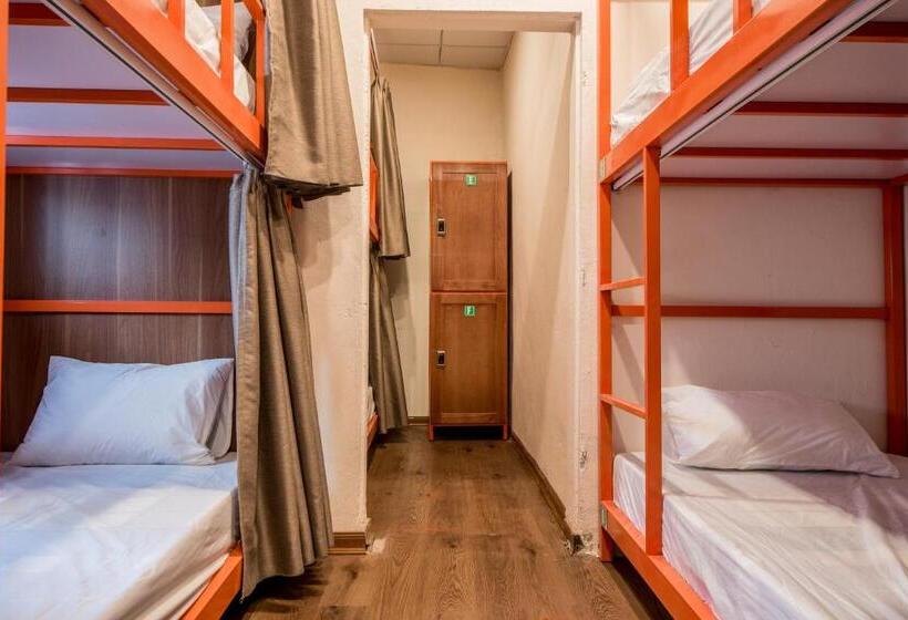 تختخواب در اتاق مشترک, Hanoi Buffalo Hostel