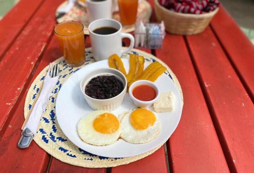 اتاق لوکس خانوادگی, Muchá