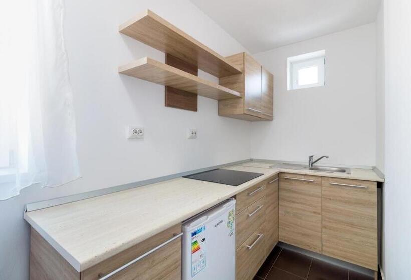 ファミリールーム, Hb Brilliant