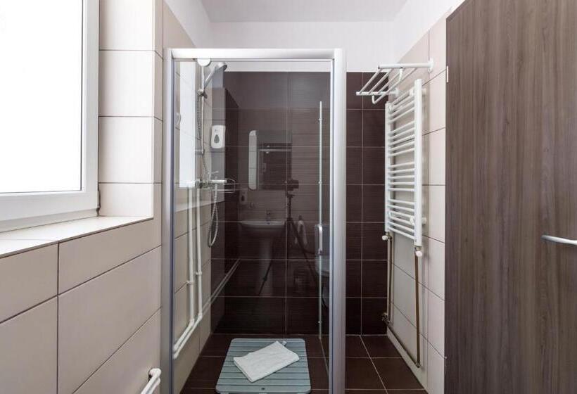 ファミリールーム, Hb Brilliant