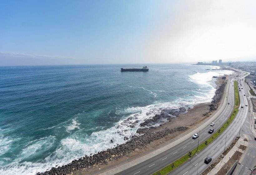اتاق استاندارد با چشم‌انداز دریا, Hampton By Hilton Antofagasta