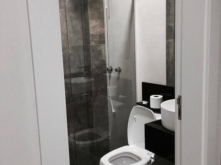 スタンダードルーム, Petri Plaza