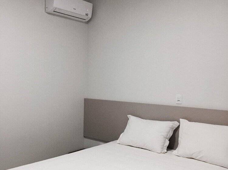 スタンダードルーム, Petri Plaza