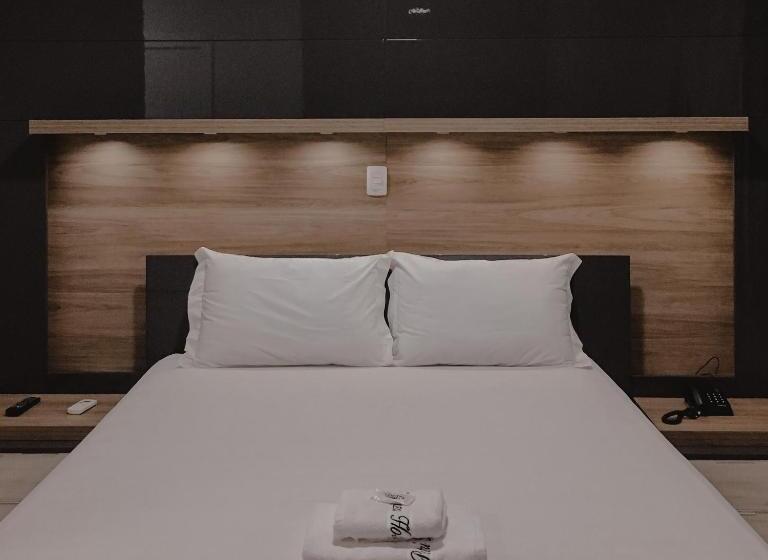 デラックスルーム, Petri Plaza