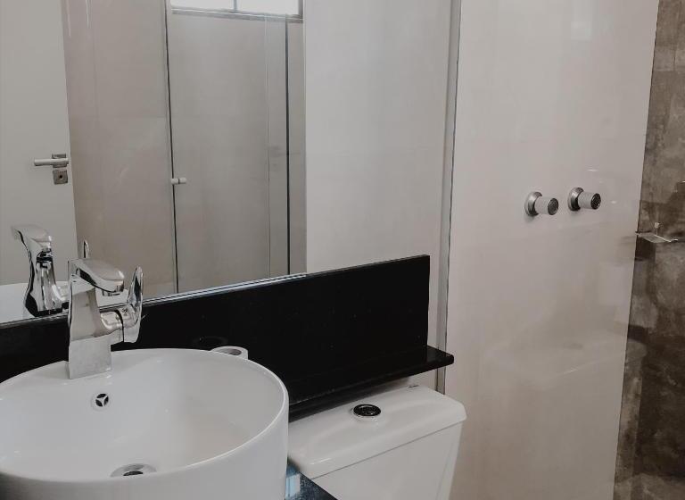 スタンダードインサイドビュールーム, Petri Plaza