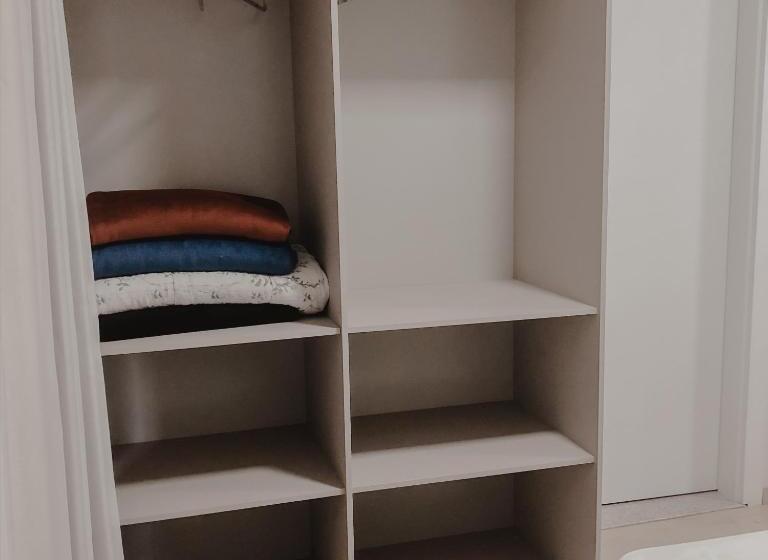 スーペリアの４人部屋, Petri Plaza