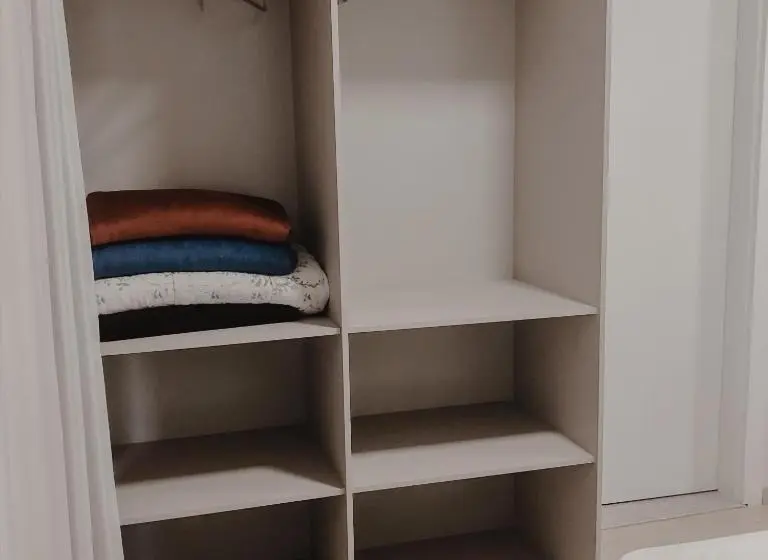 スーペリアの4人部屋, Petri Plaza