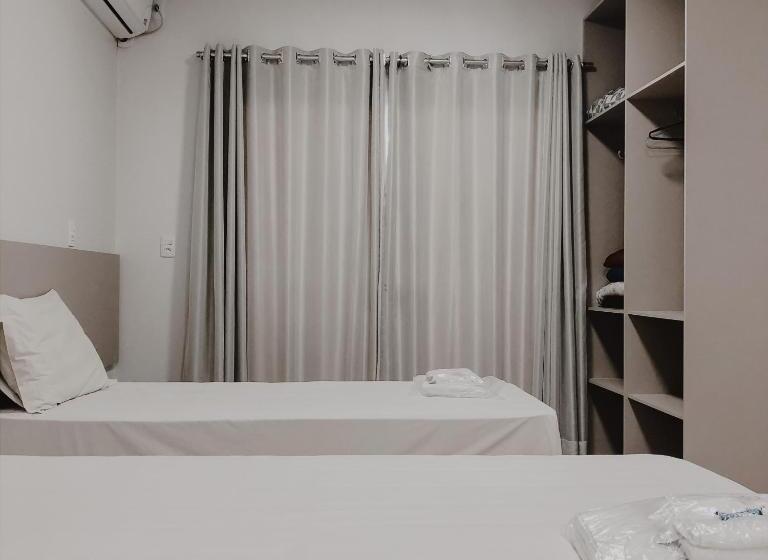 スーペリアの４人部屋, Petri Plaza