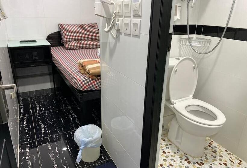 اتاق استاندارد, First Inn Hotel & Guest House Reception At 10th F, Block E