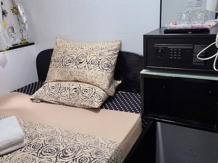 اتاق استاندارد, First Inn Hotel & Guest House Reception At 10th F, Block E