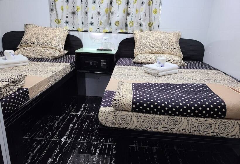 اتاق خانوادگی, First Inn Hotel & Guest House Reception At 10th F, Block E