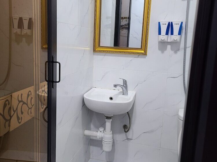 اتاق استاندارد یک نفره, First Inn Hotel & Guest House Reception At 10th F, Block E