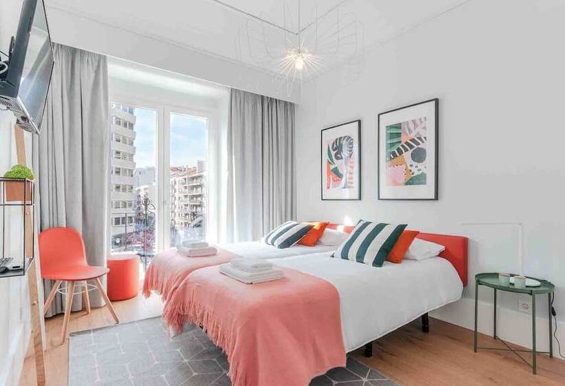 اتاق استاندارد با سرویس بهداشتی مشترک, Nlc Rooms & Suites