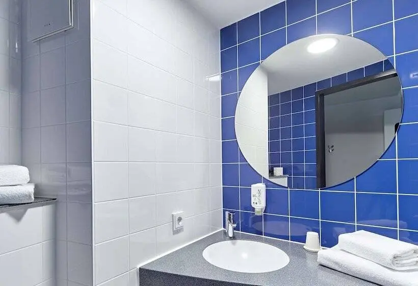 اتاق استاندارد سه نفره, B&b Hotel Köln Troisdorf