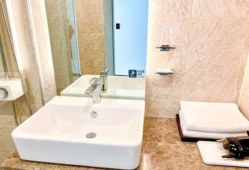 اتاق لوکس با چشم‌انداز دریا, Airsky Hotel Incheon