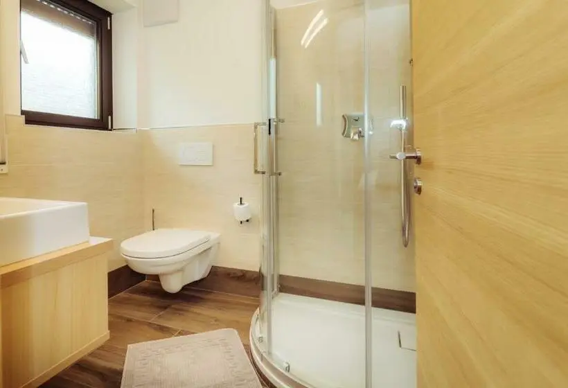 Standard Yhden Hengen Huone, Garni Hotel Farmerhof