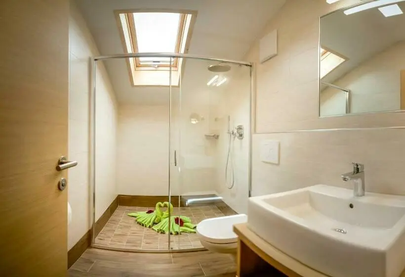 Standard-huone Parveke, Garni Hotel Farmerhof