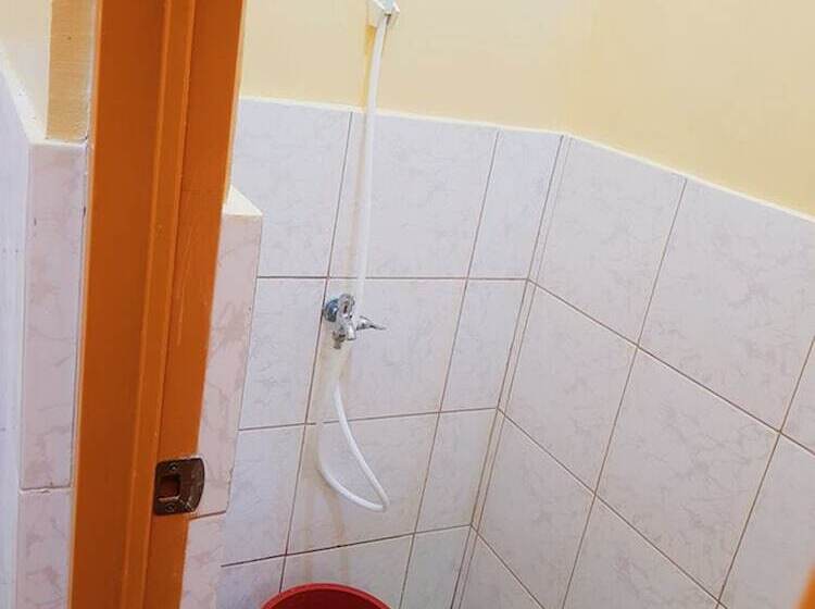 تختخواب در اتاق مشترک, Pamujo Hostel
