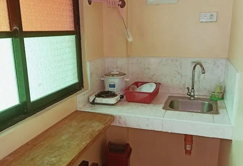 Letto in Camera Condivisa, Pamujo Hostel