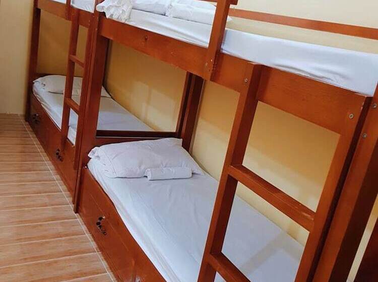 تختخواب در اتاق مشترک, Pamujo Hostel