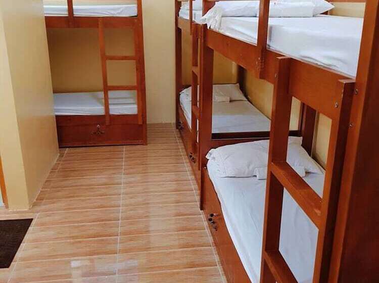 تختخواب در اتاق مشترک, Pamujo Hostel
