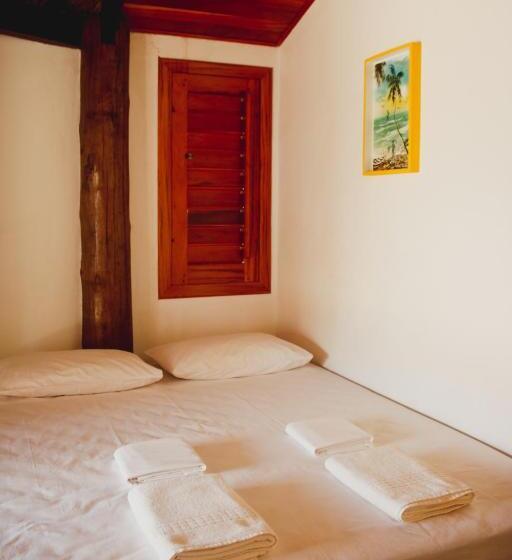 غرفة قياسية ثلاثية مزودة بشرفة, Pousada Icaraizinho Praia