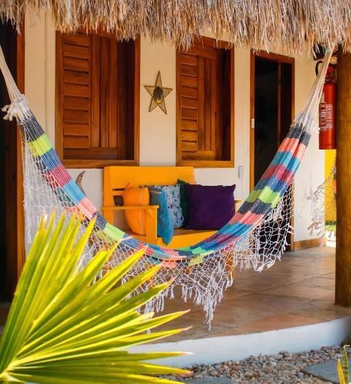 غرفة قياسية ثلاثية مزودة بشرفة, Pousada Icaraizinho Praia