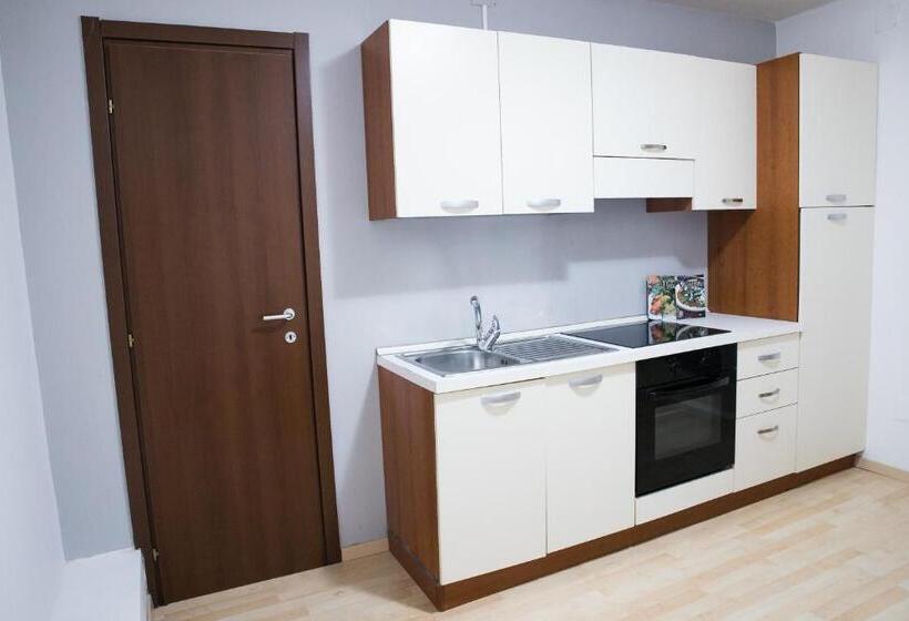 اتاق خانوادگی, Vittoria Guest House Salerno